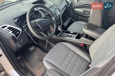 Внедорожник / Кроссовер Ford Escape 2016 в 