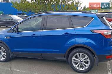 Внедорожник / Кроссовер Ford Escape 2016 в 