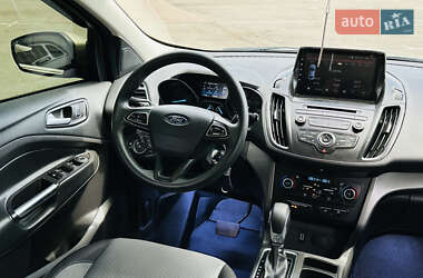 Позашляховик / Кросовер Ford Escape 2018 в 
