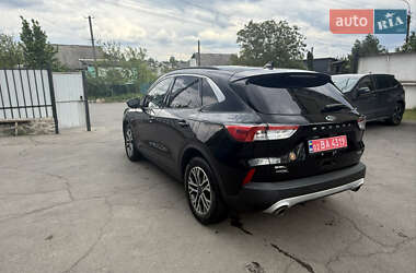 Внедорожник / Кроссовер Ford Escape 2020 в 