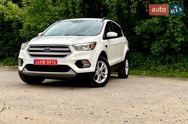 Позашляховик / Кросовер Ford Escape 2018 в 