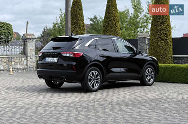 Позашляховик / Кросовер Ford Escape 2019 в 