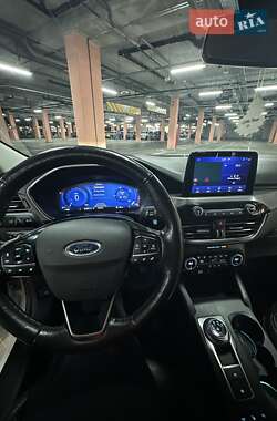 Позашляховик / Кросовер Ford Escape 2021 в 