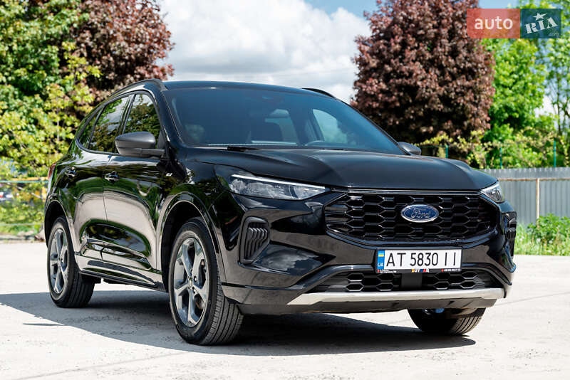 Позашляховик / Кросовер Ford Escape 2023 в 