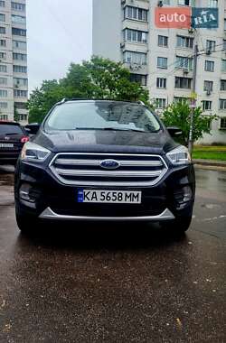 Внедорожник / Кроссовер Ford Escape 2017 в Киеве