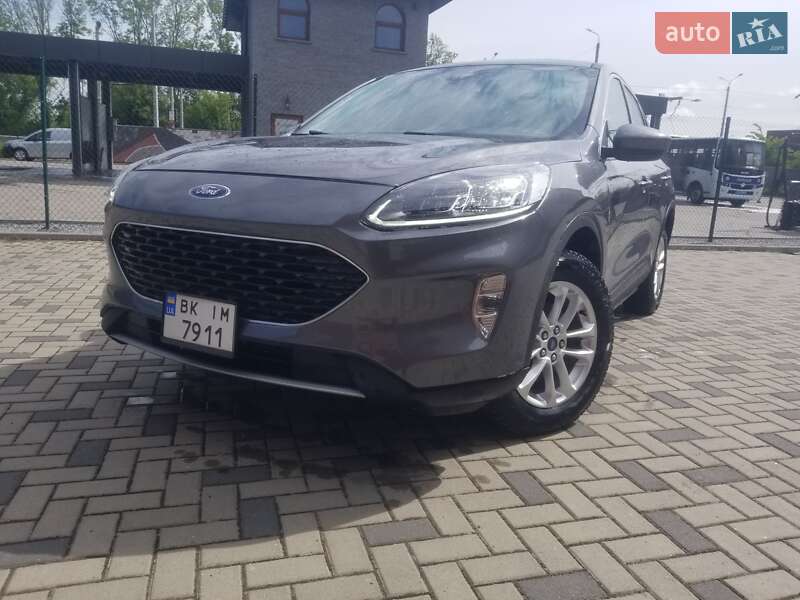 Позашляховик / Кросовер Ford Escape 2021 в 