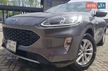 Позашляховик / Кросовер Ford Escape 2021 в 