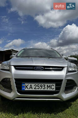 Внедорожник / Кроссовер Ford Escape 2015 в 