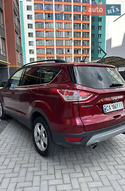Внедорожник / Кроссовер Ford Escape 2015 в 
