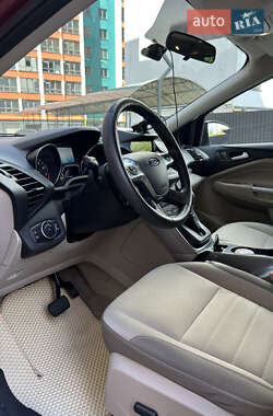 Внедорожник / Кроссовер Ford Escape 2015 в 