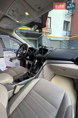 Внедорожник / Кроссовер Ford Escape 2015 в 