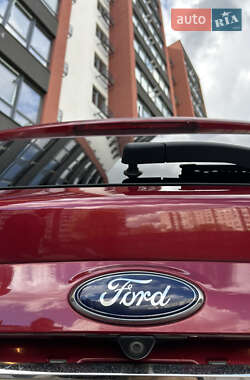 Внедорожник / Кроссовер Ford Escape 2015 в 