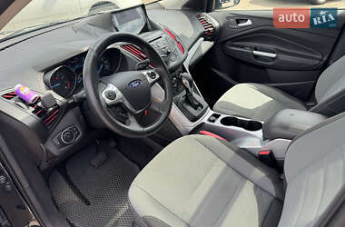 Позашляховик / Кросовер Ford Escape 2015 в 
