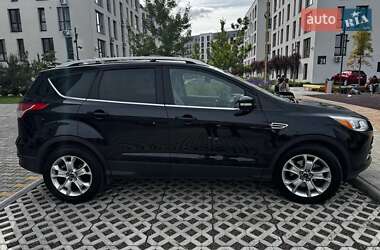 Внедорожник / Кроссовер Ford Escape 2015 в 