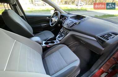 Позашляховик / Кросовер Ford Escape 2013 в 