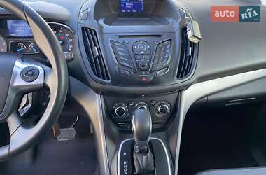 Позашляховик / Кросовер Ford Escape 2013 в 