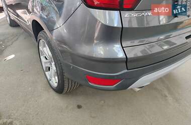 Внедорожник / Кроссовер Ford Escape 2019 в 