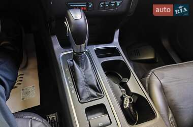 Внедорожник / Кроссовер Ford Escape 2019 в 