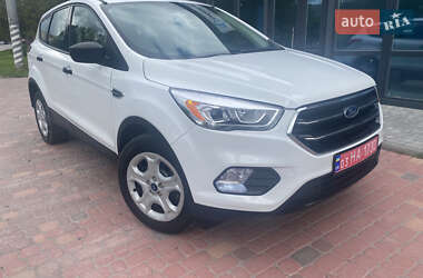 Внедорожник / Кроссовер Ford Escape 2019 в 