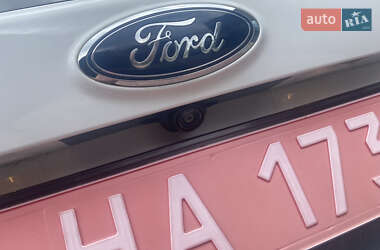 Внедорожник / Кроссовер Ford Escape 2019 в 