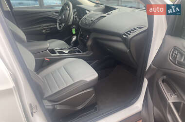 Внедорожник / Кроссовер Ford Escape 2019 в 