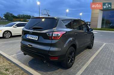 Внедорожник / Кроссовер Ford Escape 2017 в 