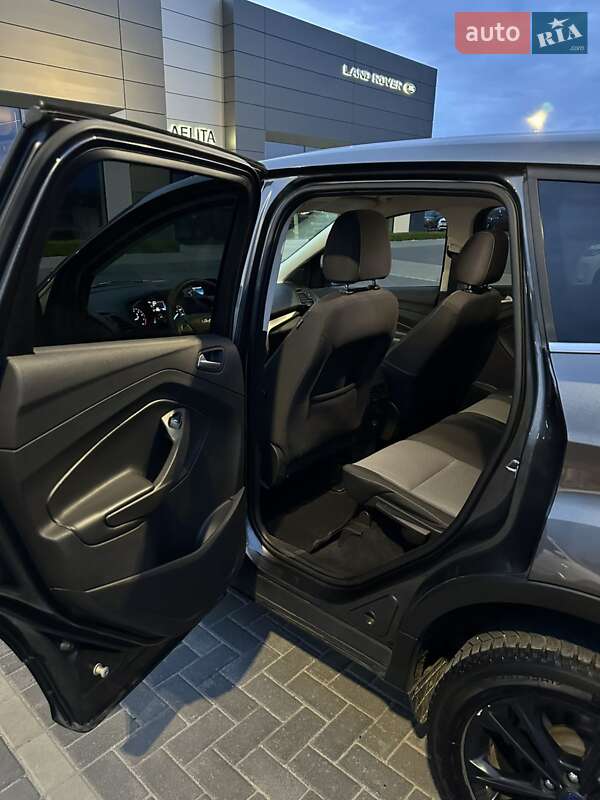 Внедорожник / Кроссовер Ford Escape 2017 в Днепре