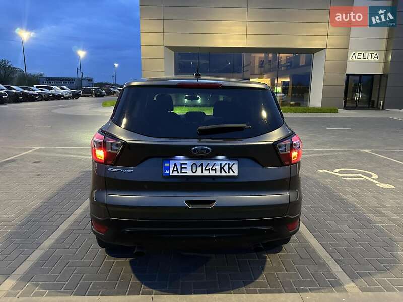 Внедорожник / Кроссовер Ford Escape 2017 в Днепре