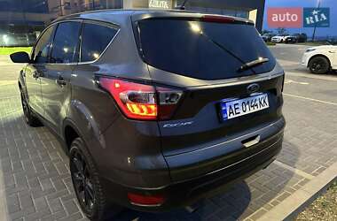Внедорожник / Кроссовер Ford Escape 2017 в 