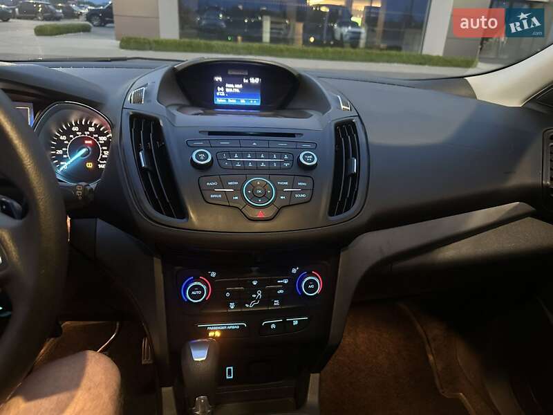 Внедорожник / Кроссовер Ford Escape 2017 в Днепре