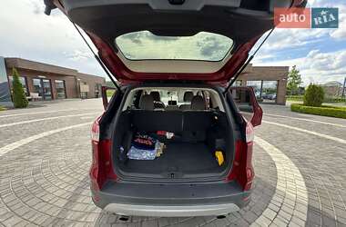 Позашляховик / Кросовер Ford Escape 2014 в 