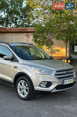 Внедорожник / Кроссовер Ford Escape 2017 в 