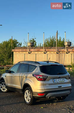 Внедорожник / Кроссовер Ford Escape 2017 в 