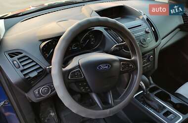 Внедорожник / Кроссовер Ford Escape 2017 в 