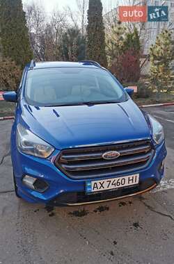 Внедорожник / Кроссовер Ford Escape 2017 в 