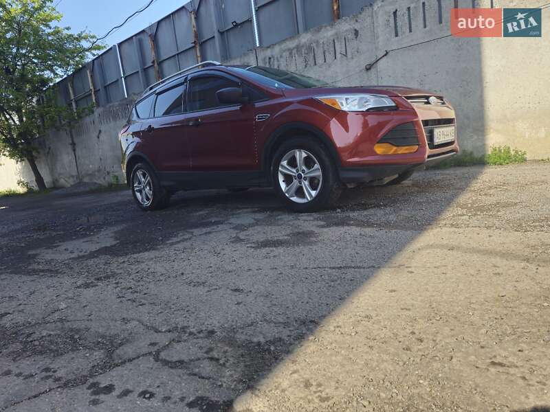 Внедорожник / Кроссовер Ford Escape 2015 в 