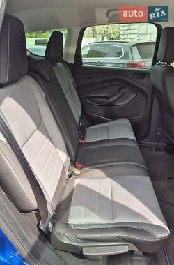 Внедорожник / Кроссовер Ford Escape 2019 в 