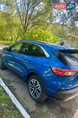 Внедорожник / Кроссовер Ford Escape 2020 в 