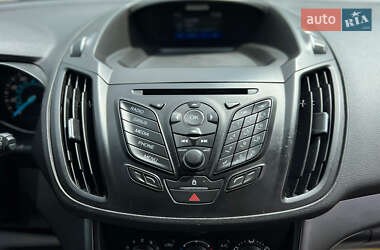 Внедорожник / Кроссовер Ford Escape 2015 в 