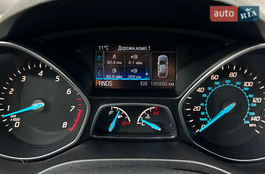 Внедорожник / Кроссовер Ford Escape 2015 в 