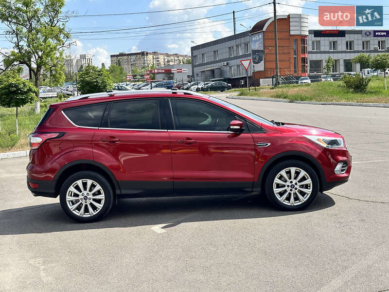Позашляховик / Кросовер Ford Escape 2017 в Кривому Розі