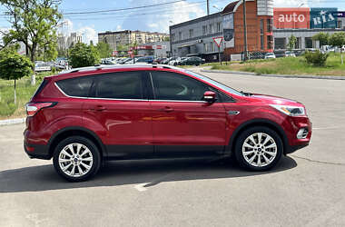 Внедорожник / Кроссовер Ford Escape 2017 в 