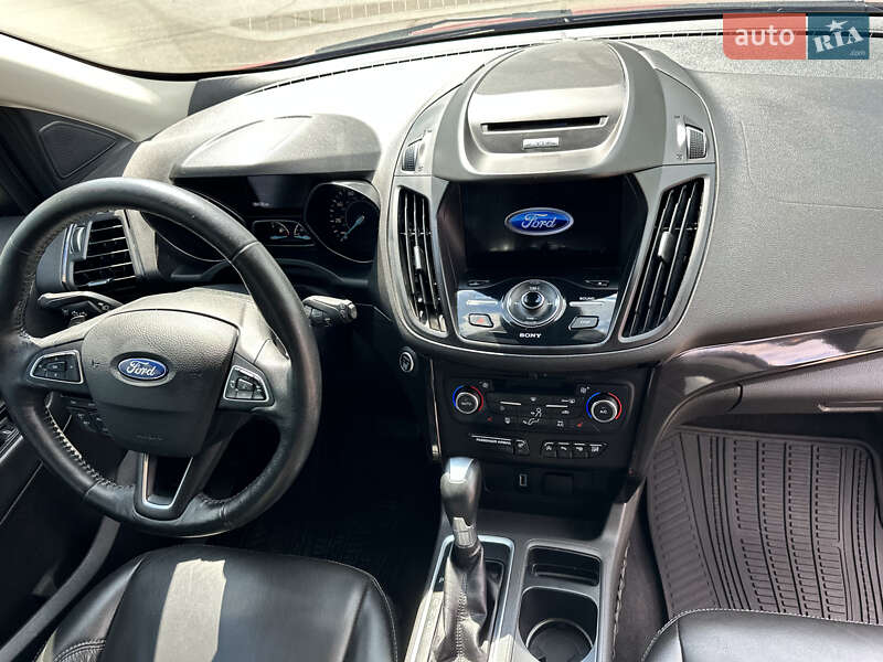 Позашляховик / Кросовер Ford Escape 2017 в Кривому Розі