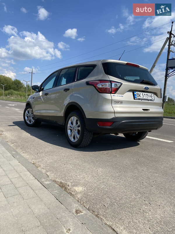 Внедорожник / Кроссовер Ford Escape 2017 в Ровно
