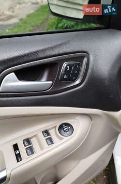 Внедорожник / Кроссовер Ford Escape 2014 в 