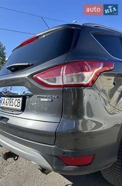 Внедорожник / Кроссовер Ford Escape 2015 в 