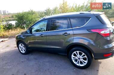 Внедорожник / Кроссовер Ford Escape 2016 в Кривом Роге