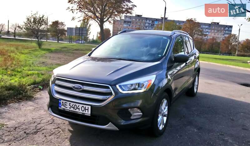 Внедорожник / Кроссовер Ford Escape 2016 в Кривом Роге