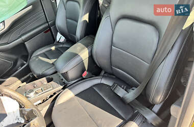 Внедорожник / Кроссовер Ford Escape 2022 в 