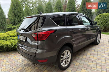 Позашляховик / Кросовер Ford Escape 2019 в 